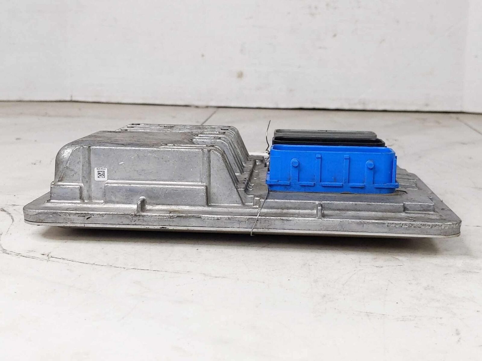 Engine Computer Electronic Control Module ECU OEM 12677677 CHEVY CRUZE 17 18 19 Engine Computer Electronic Control Module ECU OEM 12677677 CHEVY CRUZE 17 18 19