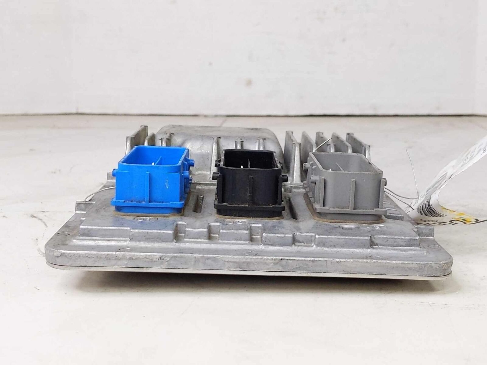 Engine Computer Electronic Control Module ECU OEM 12677677 CHEVY CRUZE 17 18 19 Engine Computer Electronic Control Module ECU OEM 12677677 CHEVY CRUZE 17 18 19