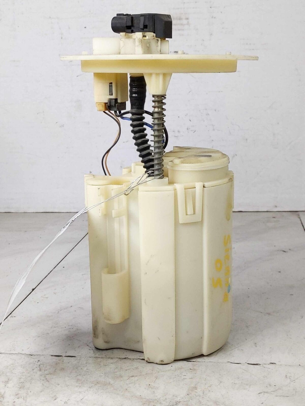 Fuel Pump Assembly Used OEM TOYOTA SIENNA 3.3L 03 04 05 06