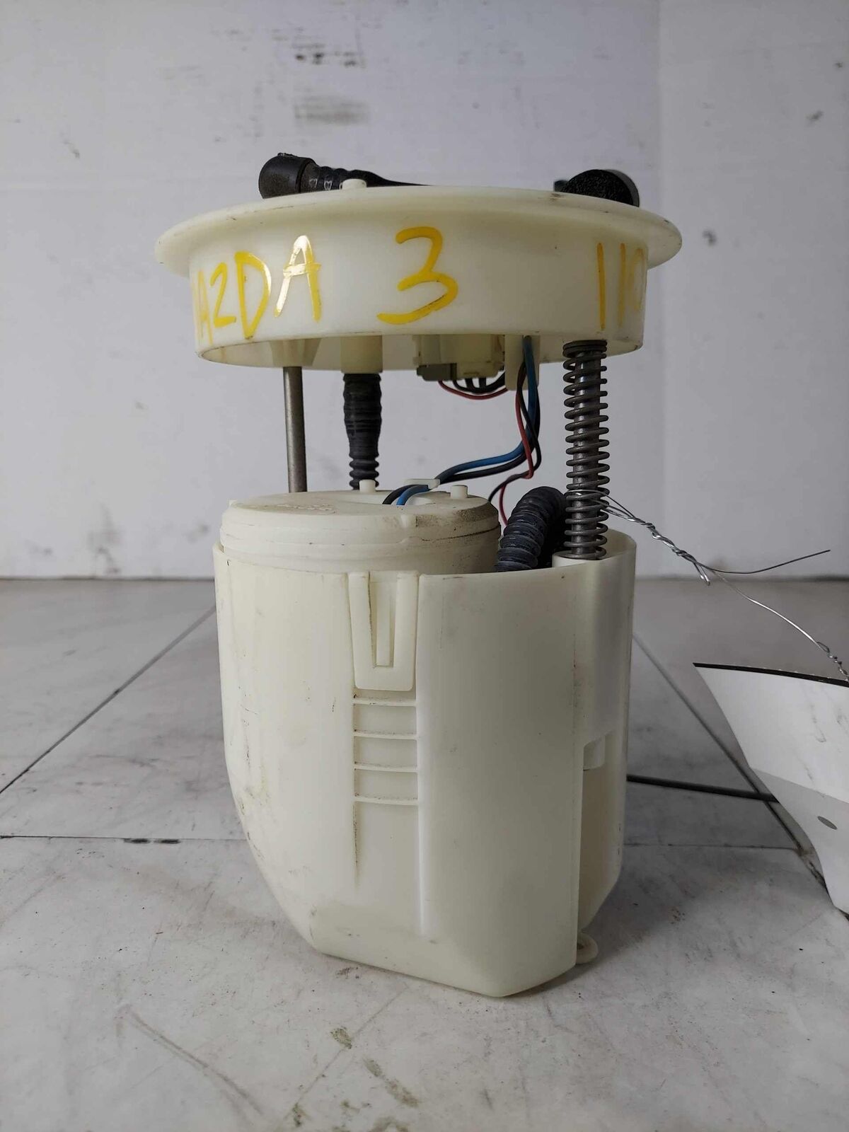 Fuel Pump Assembly Used OEM MAZDA 3 2.0L 14 15 16 17 18