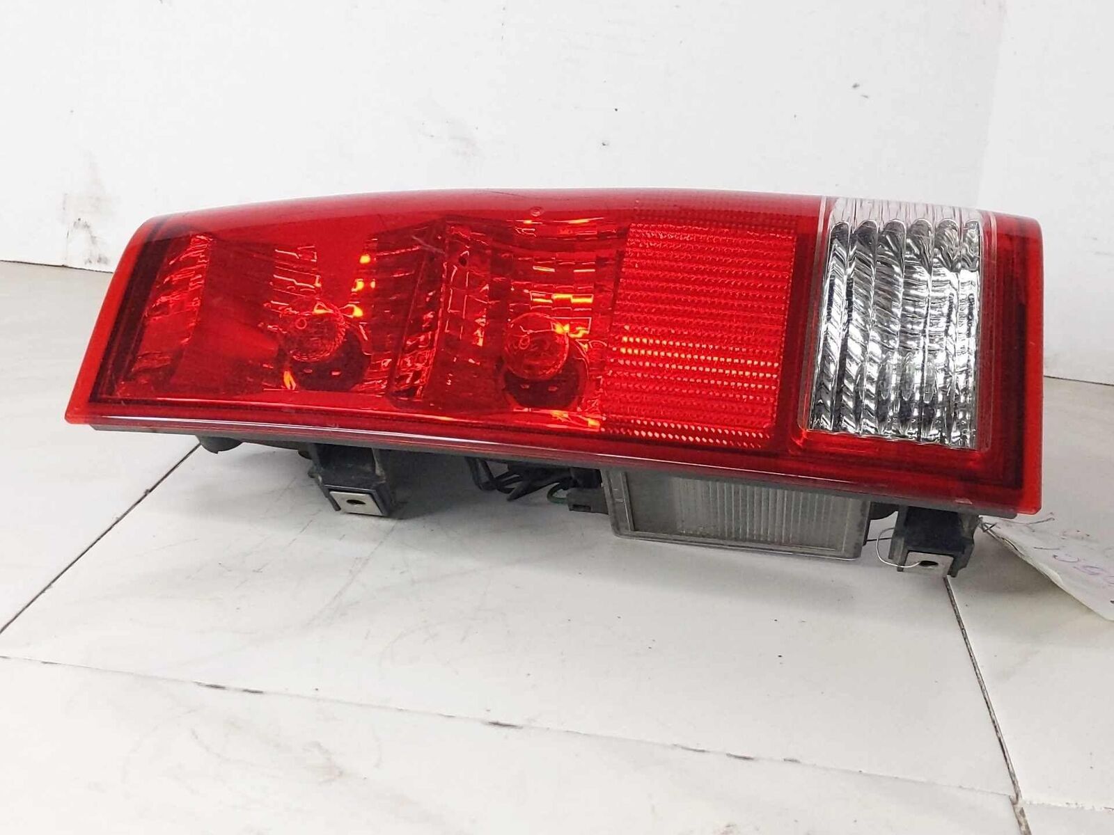 Tail Light Lamp Right Passenger NISSAN TITAN 04 05 06 07 08 09 10 11 12 13 14 15