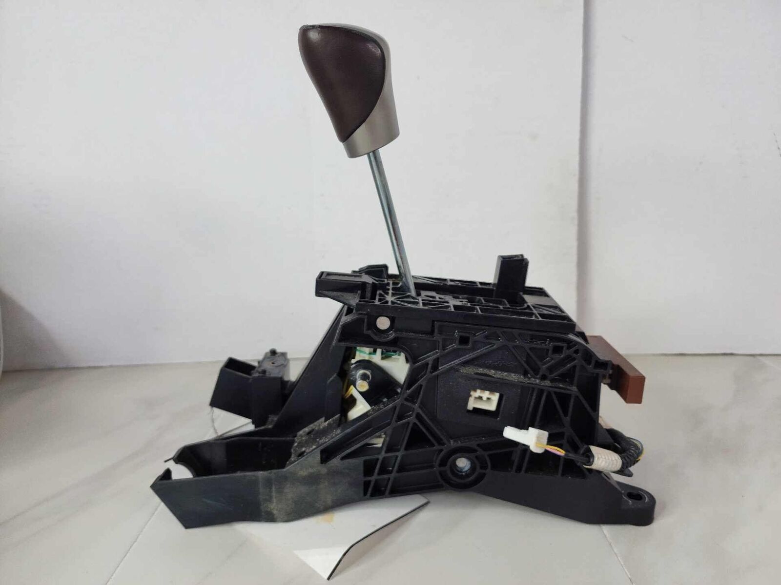 Floor Transmission Gear Shifter Lever Automatic OEM LEXUS ES350 16 17 18