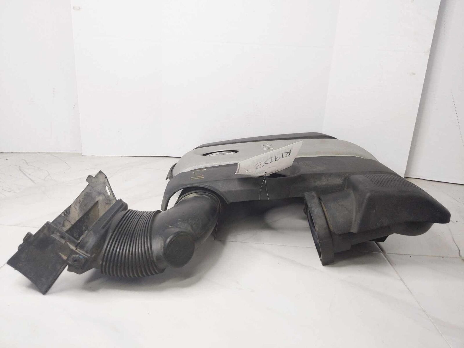 Engine Cover Trim Shield and Air Intake Cleaner Box OEM JETTA EXCEPT GLI 2.5L 08