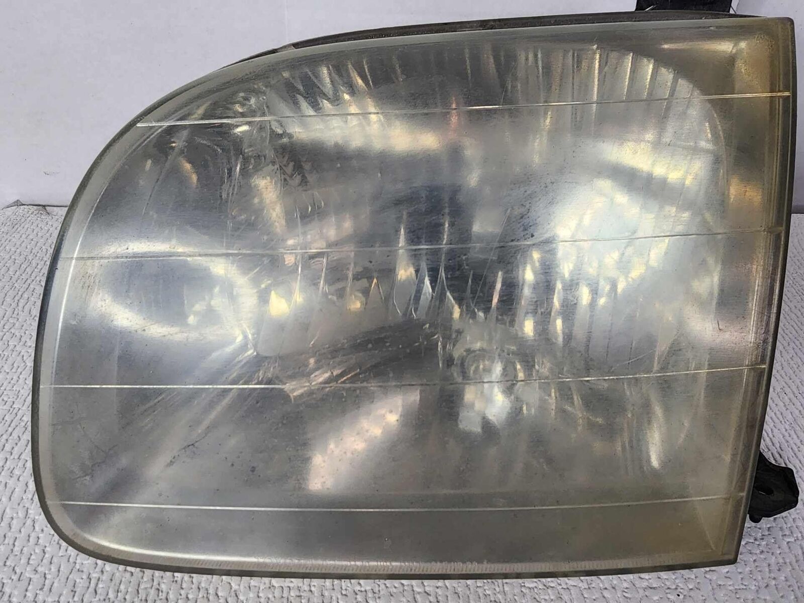 Headlamp Headlight Assembly LH Left Driver OEM TOYOTA SEQUOIA 01 2002 03 04