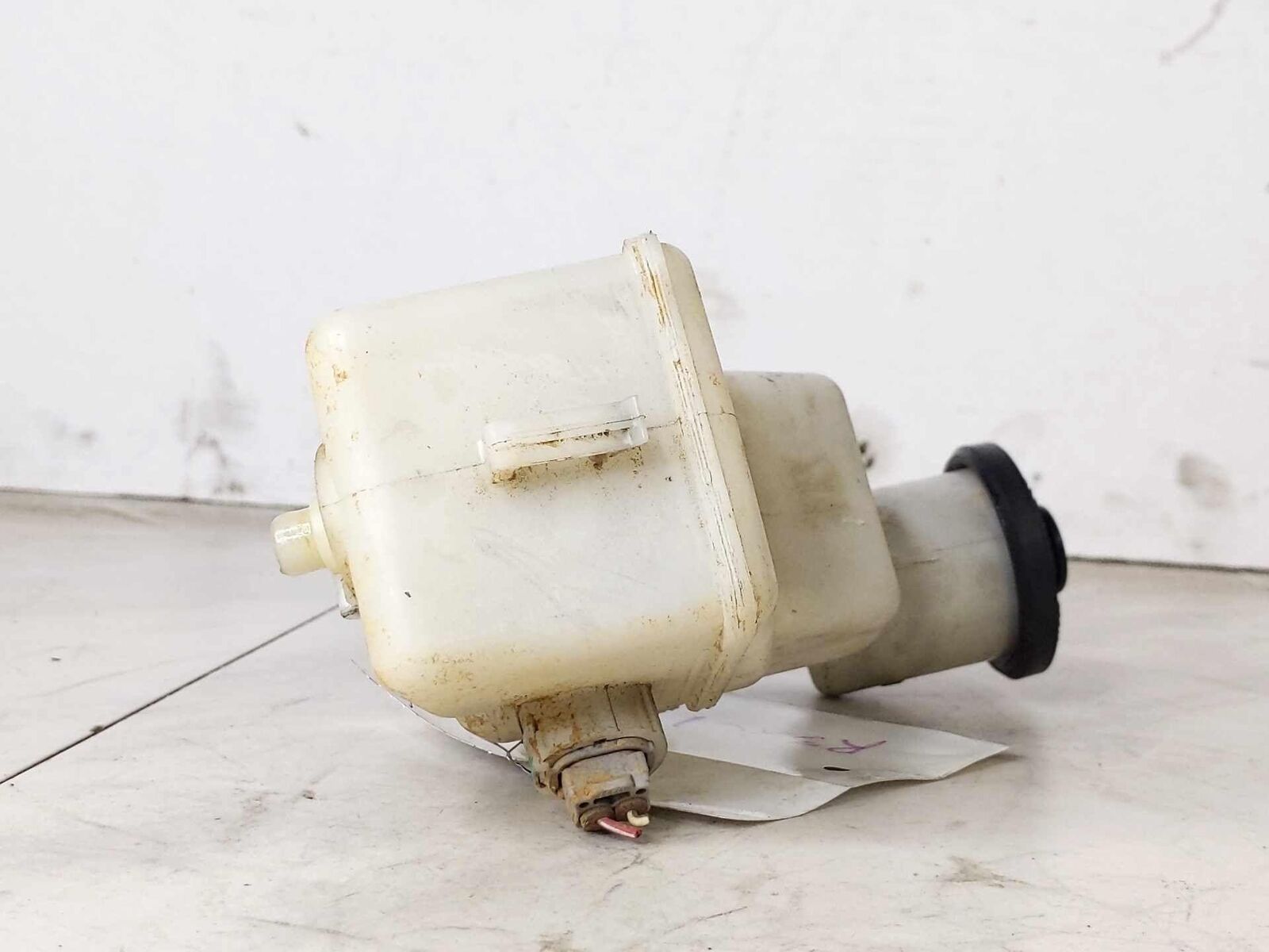 Brake Master Cylinder Reservoir Tank OEM TOYOTA COROLLA 1.8L 04 05 06 07 08