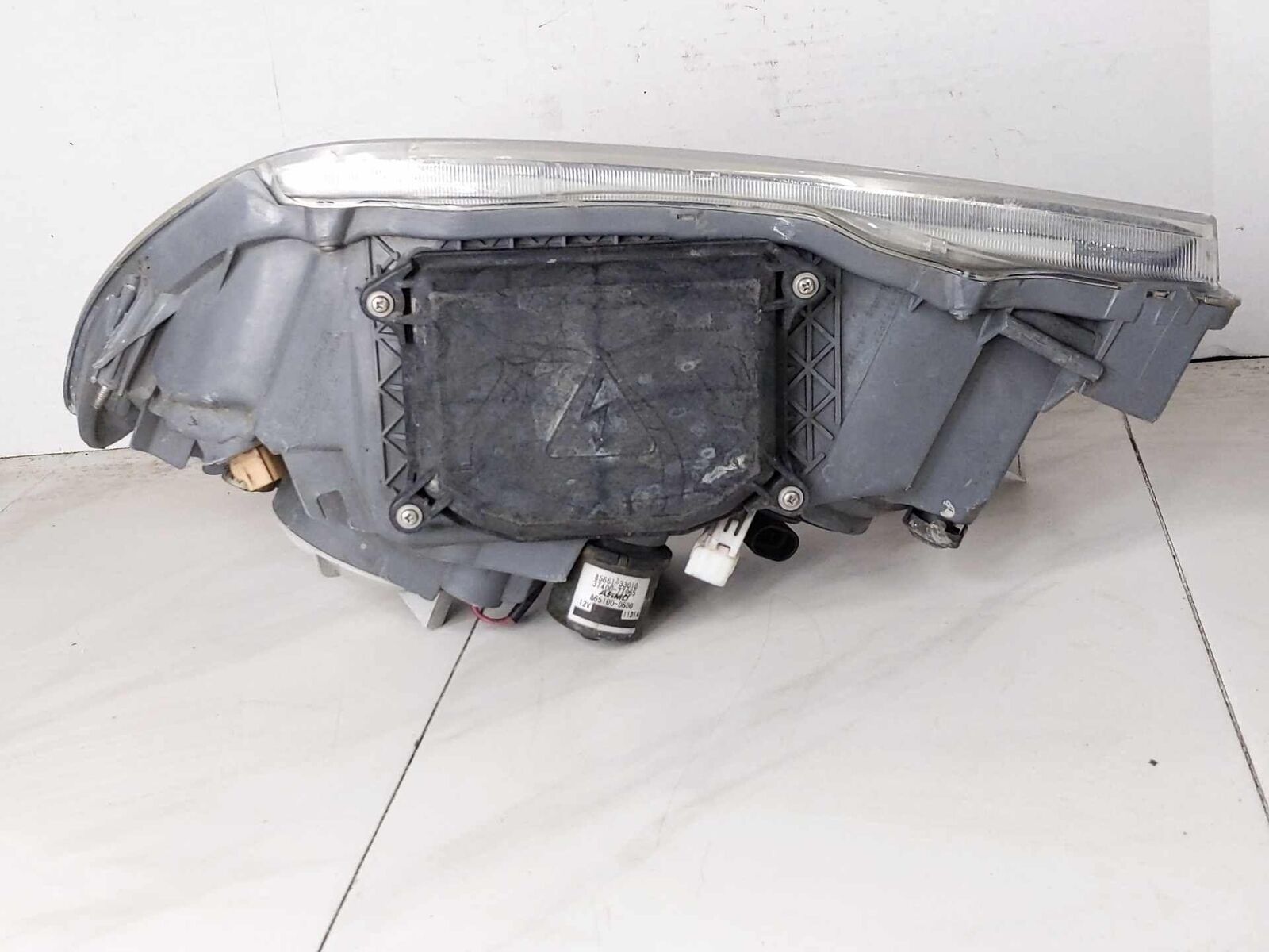 Headlamp Headlight Assembly Right Passenger OEM LEXUS IS300 02 03