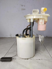 Fuel Pump Assembly Used OEM CHEVY MALIBU 2.5L 13593813 2015