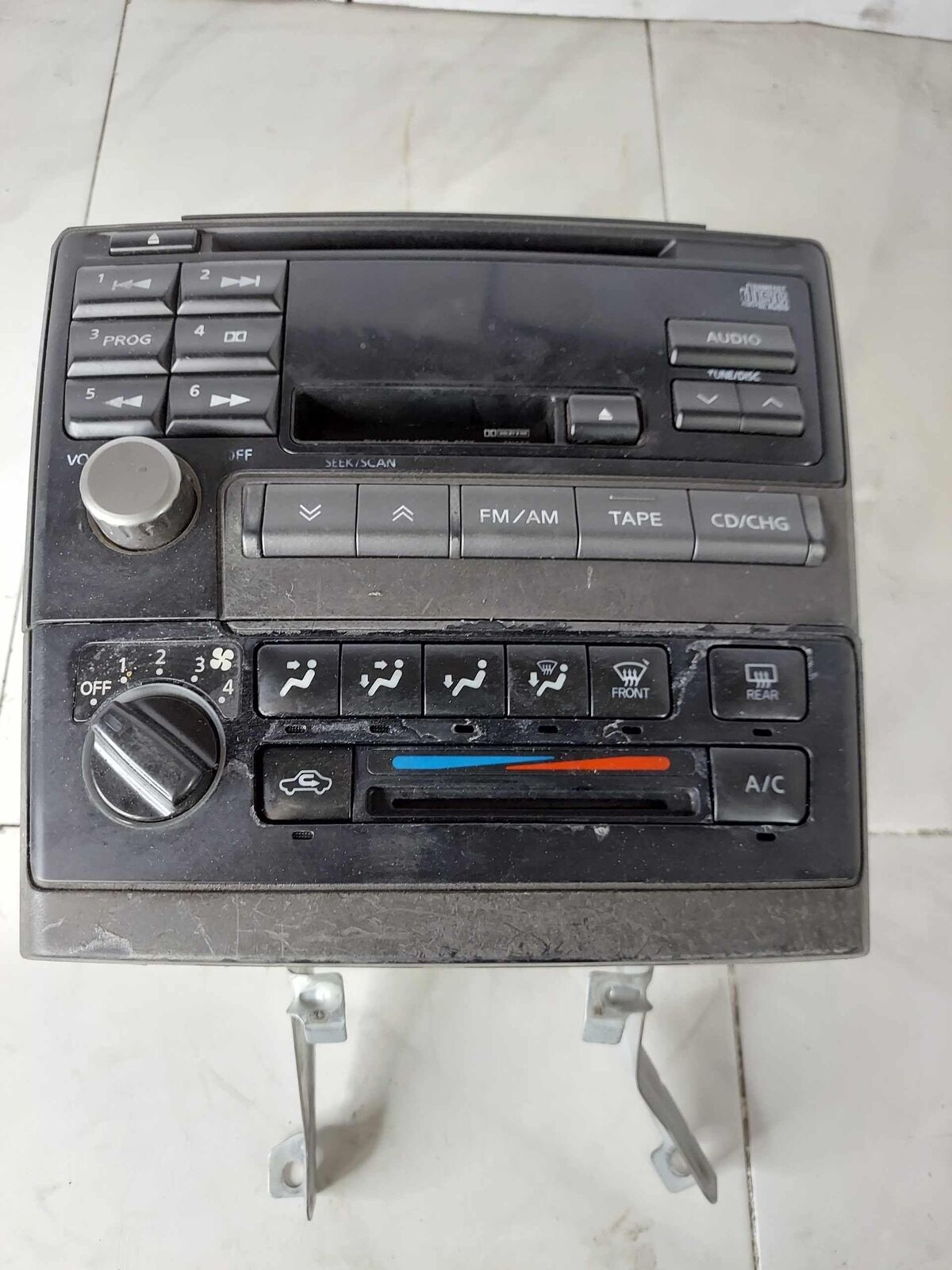 Radio Receiver Audio Cassette AM FM CD & Climate Control OEM NISSAN MAXIMA 2000