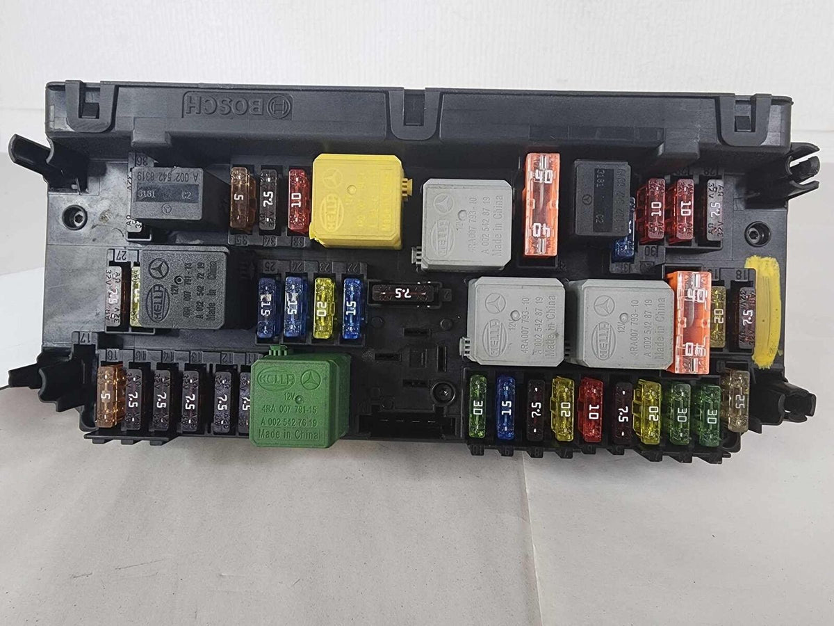 Engine Fuse Box Main Junction Relay Module OEM MERCEDES C-CLASS C250 2014