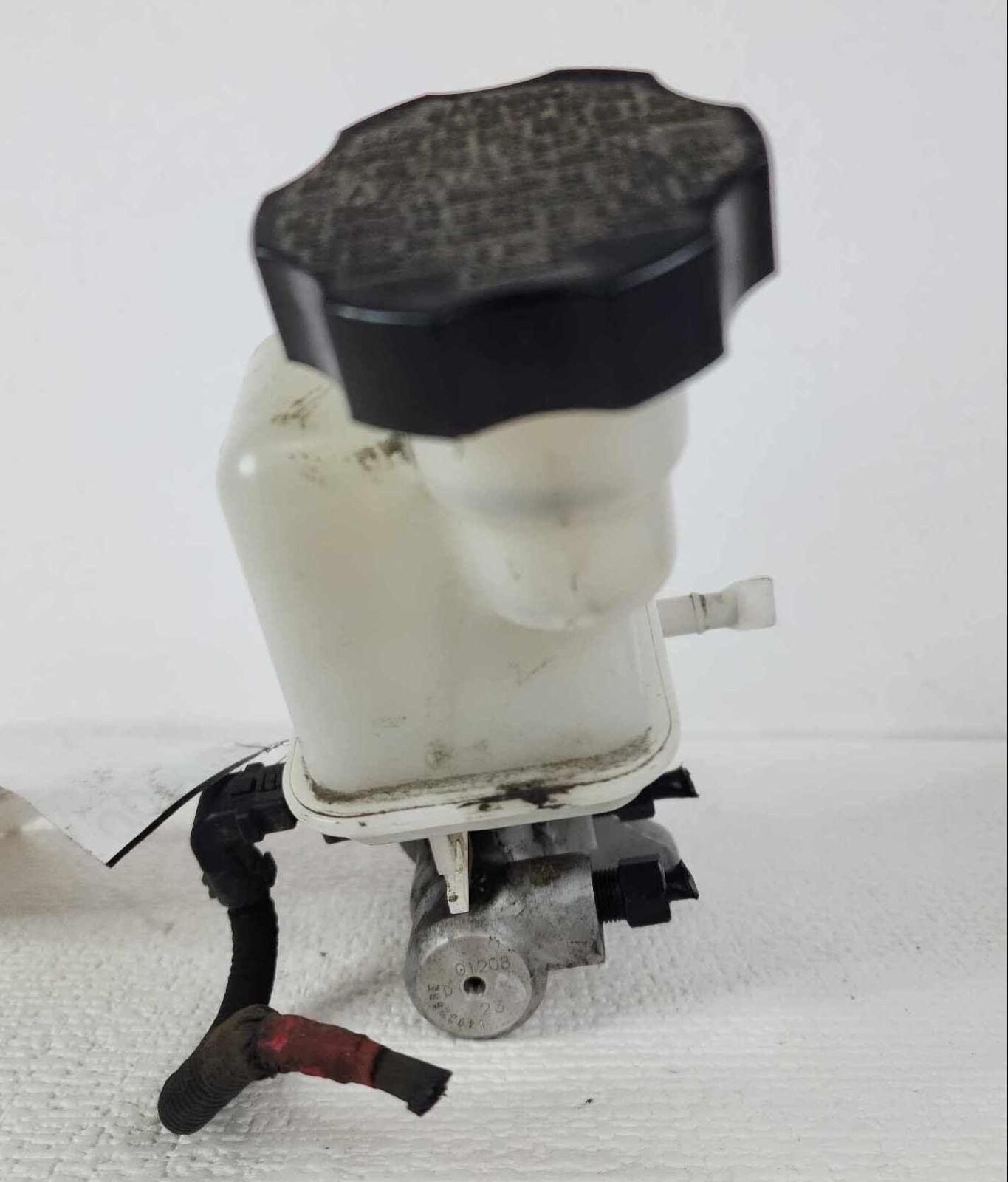 Brake Master Cylinder with Reservoir Tank OEM HYUNDAI SONATA 2015 16 17 18 19