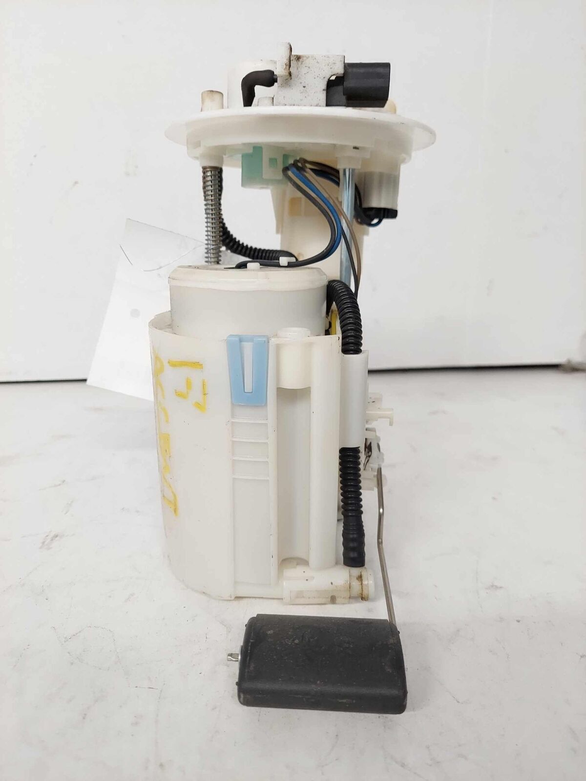 Fuel Pump Assembly Used OEM HYUNDAI ACCENT 1.6L 15 16 17