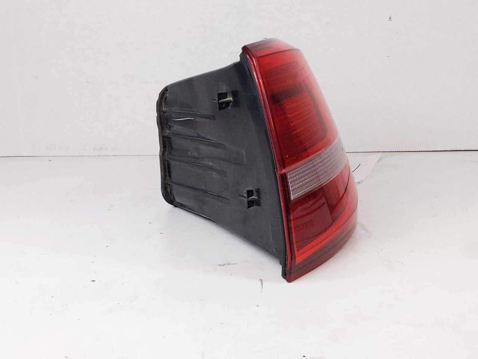 Tail Light Lamp Quarter PanelMt Right Passenger OEM JETTA EXCEPT GLI Sedan 15 16