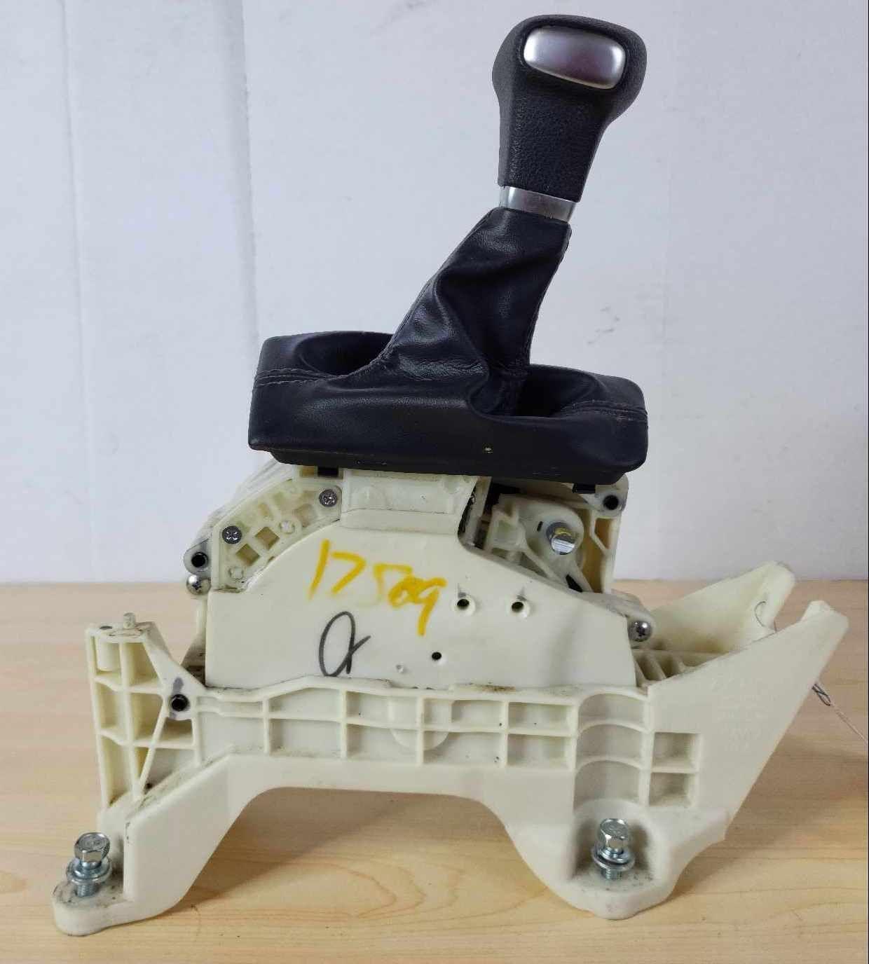 Floor Transmission Gear Shifter Lever Automatic OEM KIA OPTIMA 16 17 18 2019 20