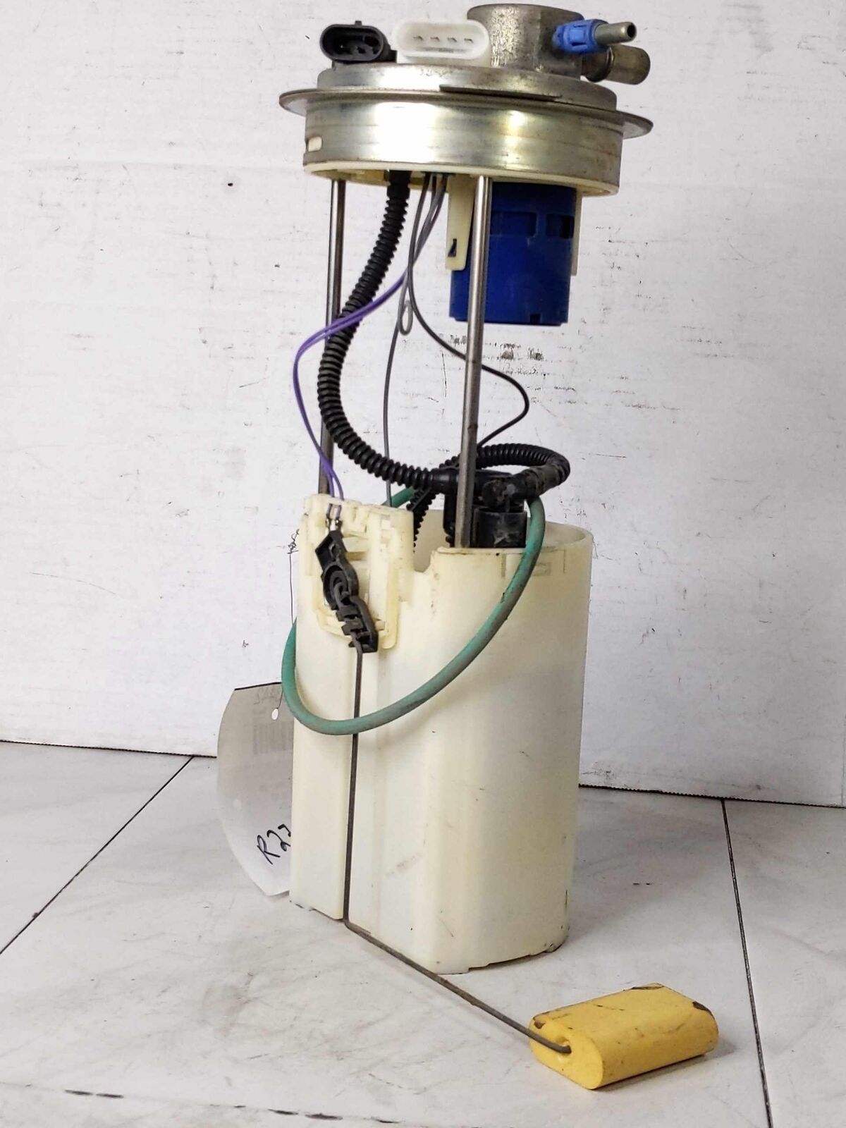 Fuel Pump Assembly Used OEM CHEVY SILVERADO 2500 6.0L 02 03 04