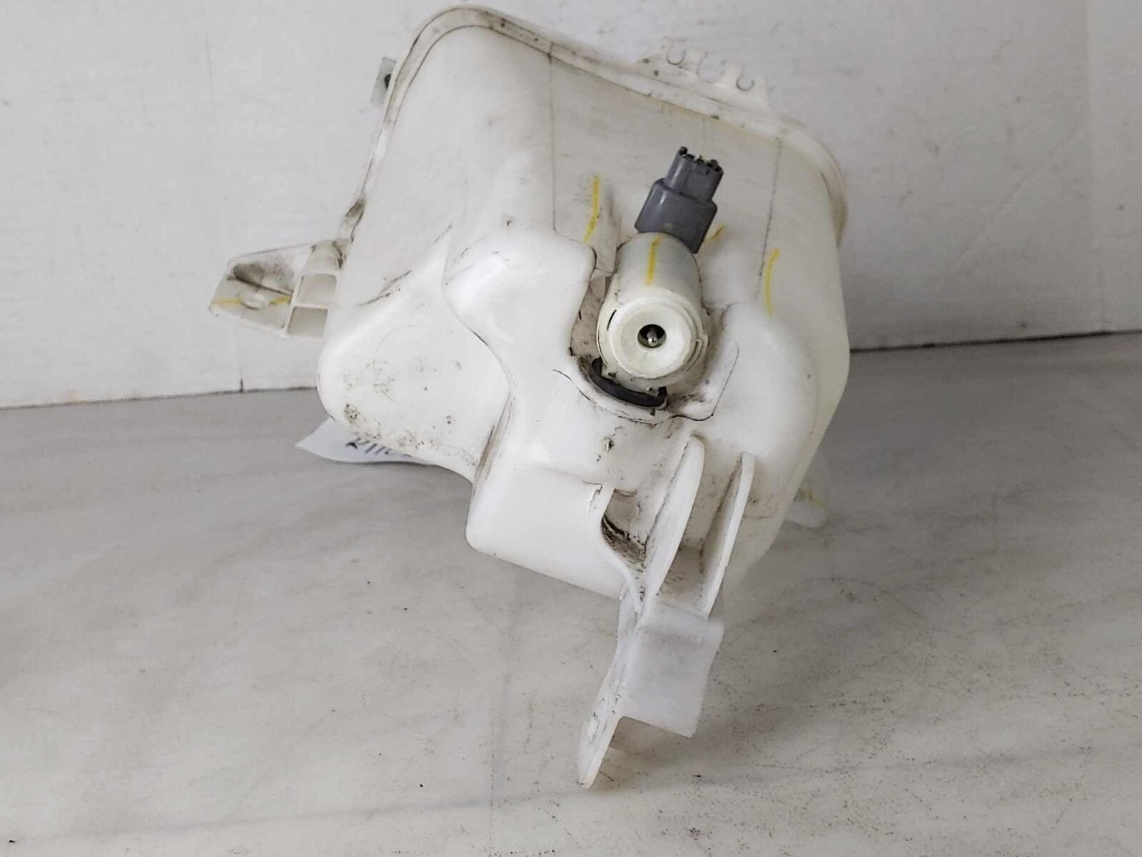 Windshield Washer Fluid Bottle Tank OEM NISSAN VERSA 12 13 14 15 16 17 18 19