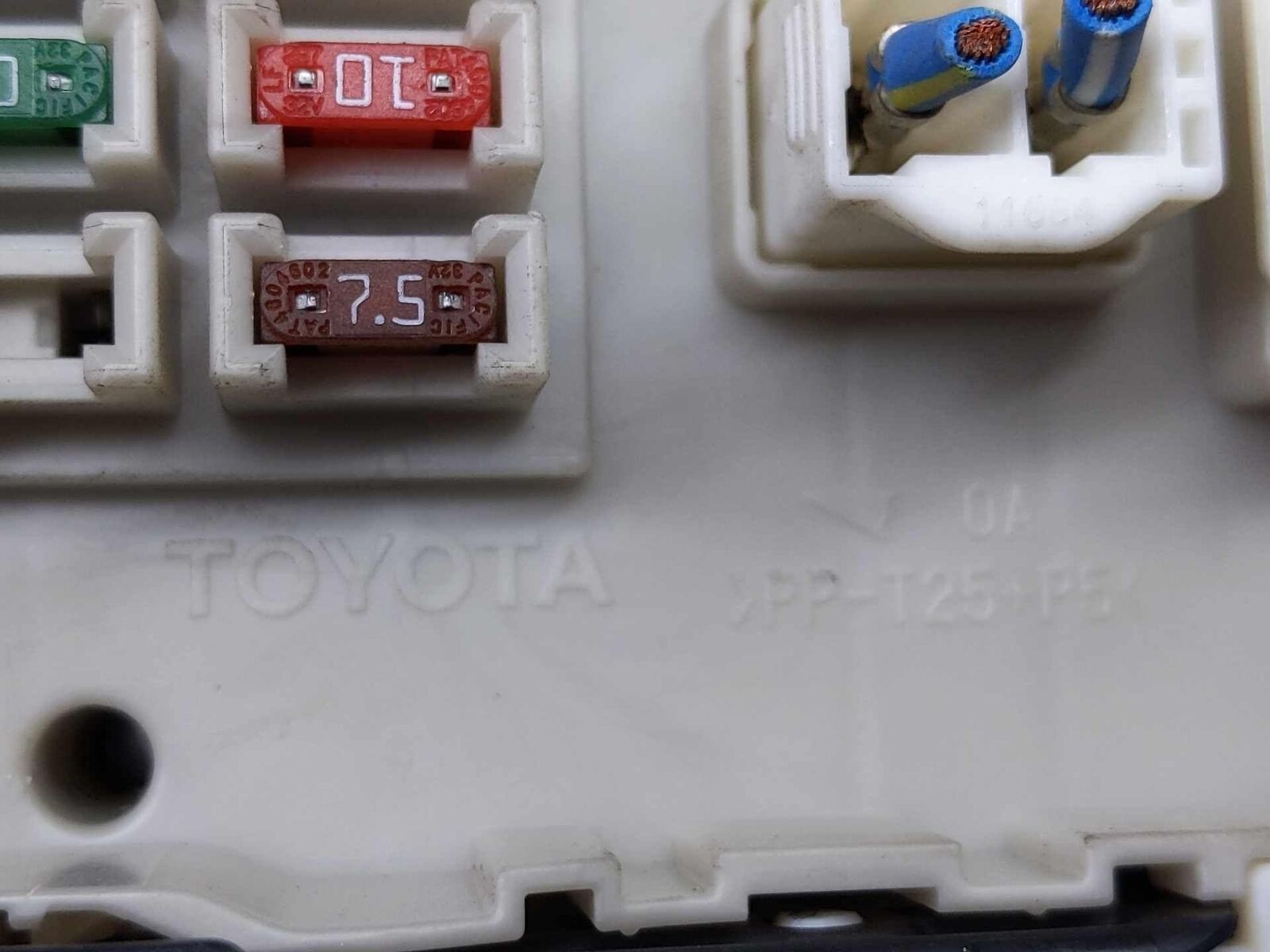 Cabin Fuse Box Interior Relay Junction Block OEM TOYOTA 4RUNNER 4.0L 2004