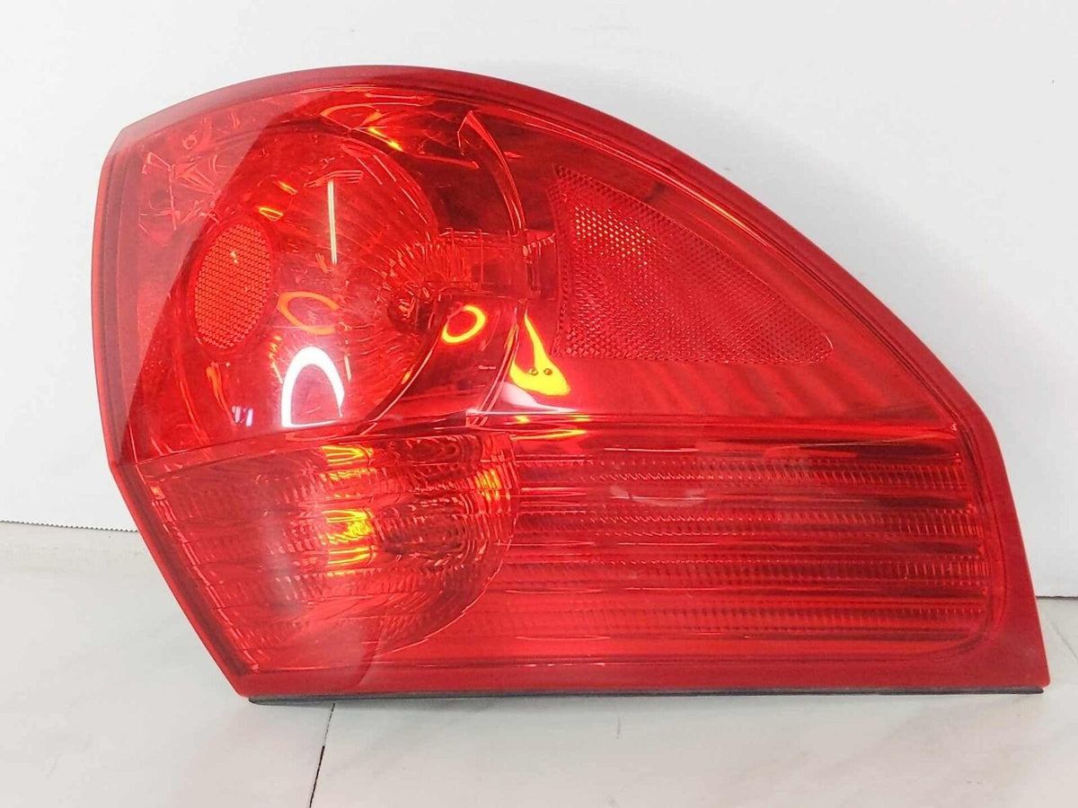 Tail Light Lamp Quarter Panel Mount Left Driver OEM TOYOTA SIENNA 06 07 08 09 10