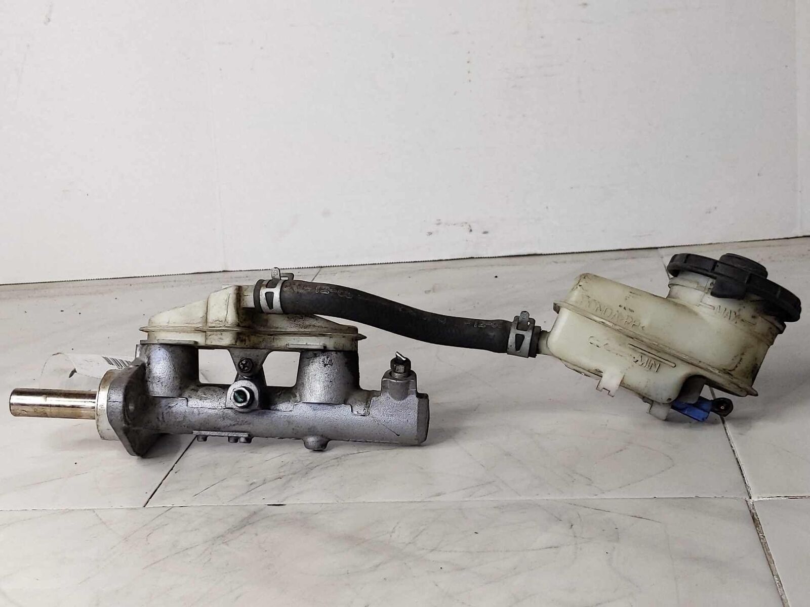 Brake Master Cylinder w Reservoir Tank OEM HONDA CIVIC Sedan 1.8L 07 08 09 10 11