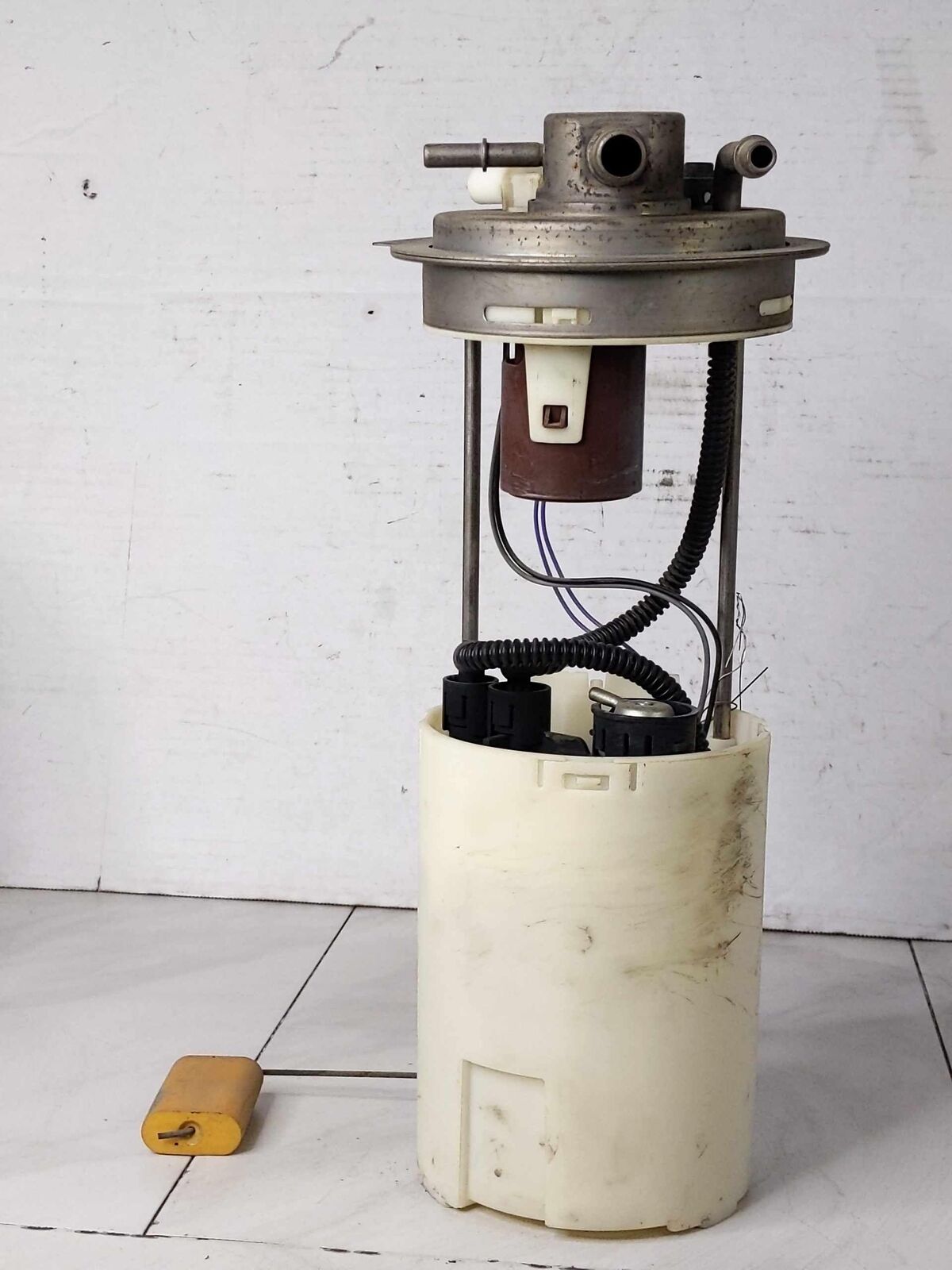 Fuel Pump Assembly Used OEM GMC SIERRA 1500 4.3L 04 05 06 07