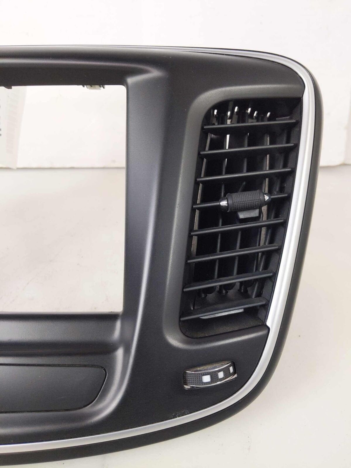 A/C AC Heater HVAC Center Air Vents with Radio Bezel OEM CHRYSLER 200 2015